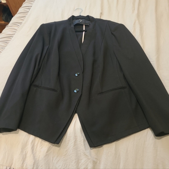 BASLER black Blazer Women's Size 2X/22 two button shoulder pads lace at collar - Picture 4 of 9